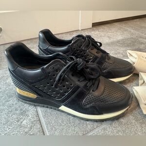 LOUIS VUITTON Nubuck Calfskin perforated Run Away sneaker Size 38 pre owned